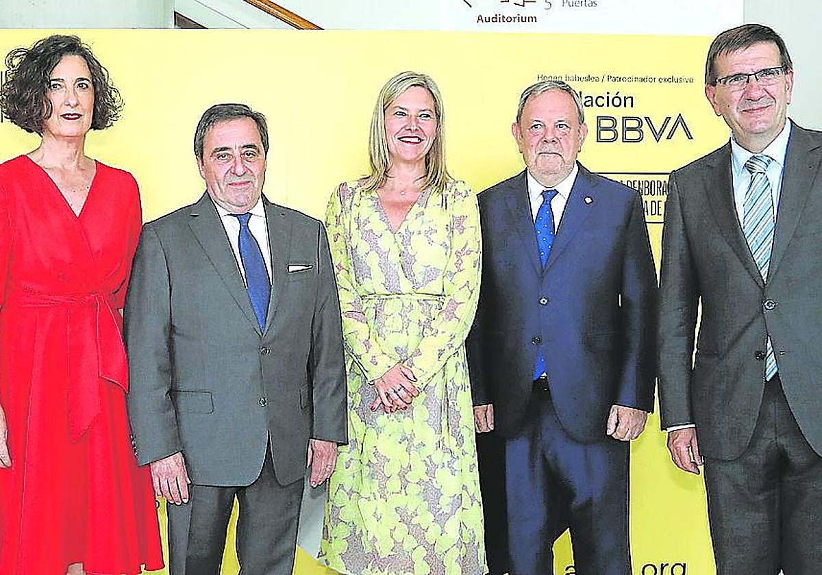 Bingen Zupiria, Lorea Bilbao, Juan Carlos Matellanes, Ana Otadui, Pedro Azpiazu y Juan José Etxeberria.