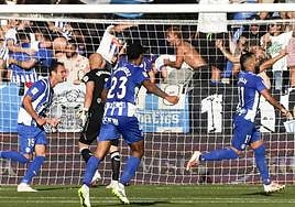 Rioja celebra el primer gol del Alavés.