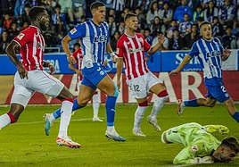 Sivera no puede evitar el gol de Williams.