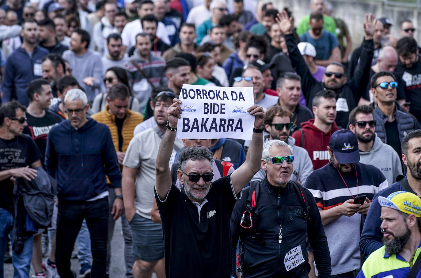 Primera jornada de huelga en la fábrica de Michelin en Vitoria