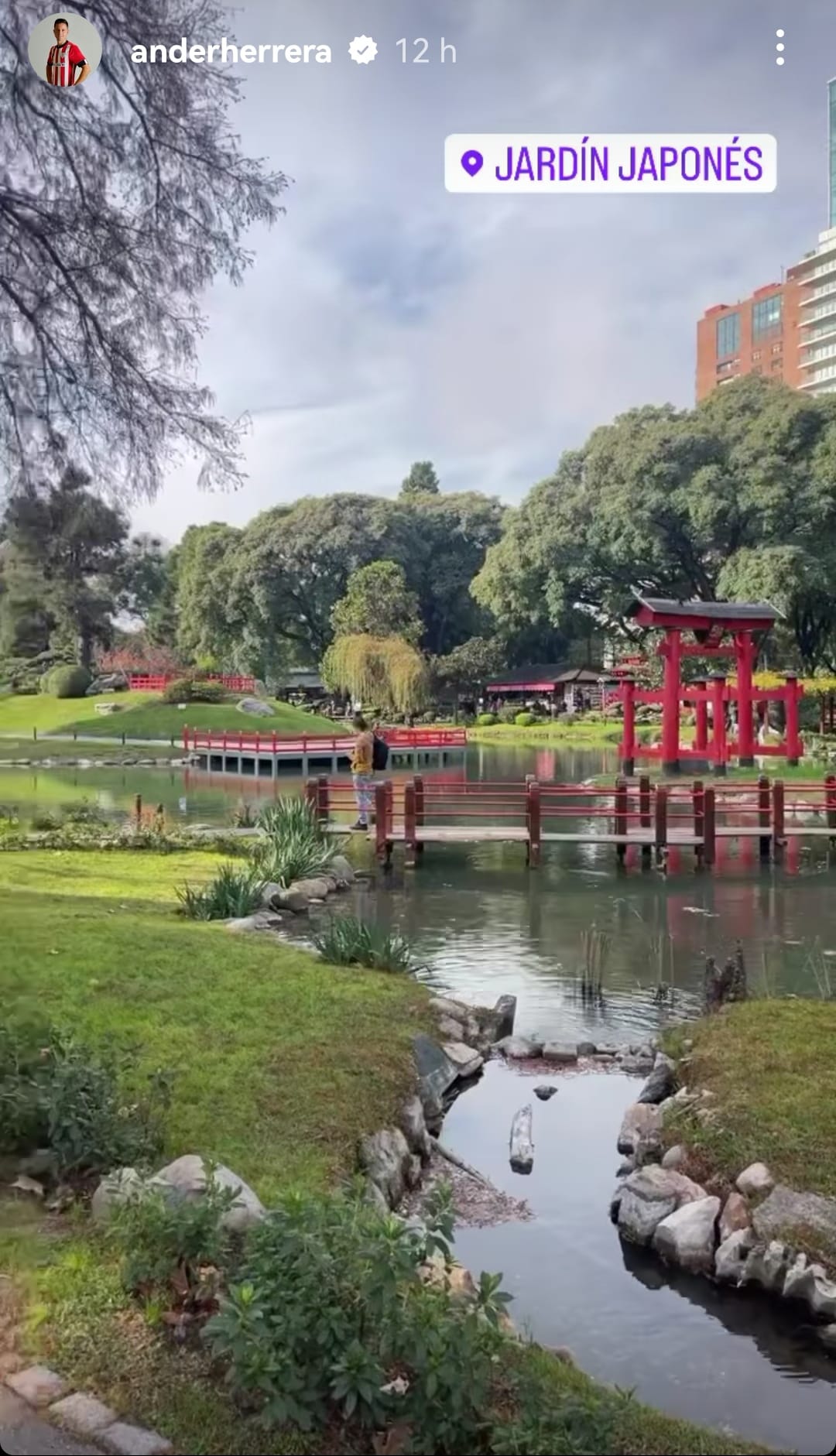 (08/06/2023) Ander Herrera visita el Jardín japonés de Buenos Aires, ubicado en el Parque Tres de Febrero del barrio de Palermo.