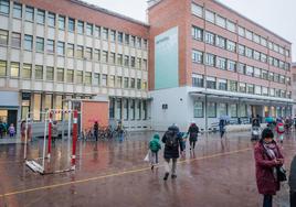 Entrada del colegio Carmelitas de Vitoria, perteneciente a Kristau Eskola.