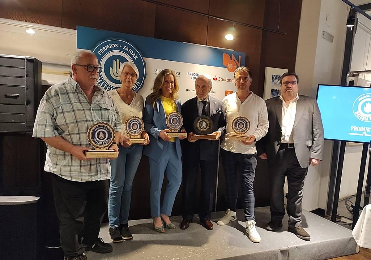 Demetrio Terradillos, Begoña Loizaga, Leire Ibarrola, Francisco López Canís, Fernando Santamaría y Javier Sáenz.