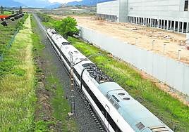 Únicamente un tren Alvia en casa sentido circula a diario entre Miranda y Logroño.