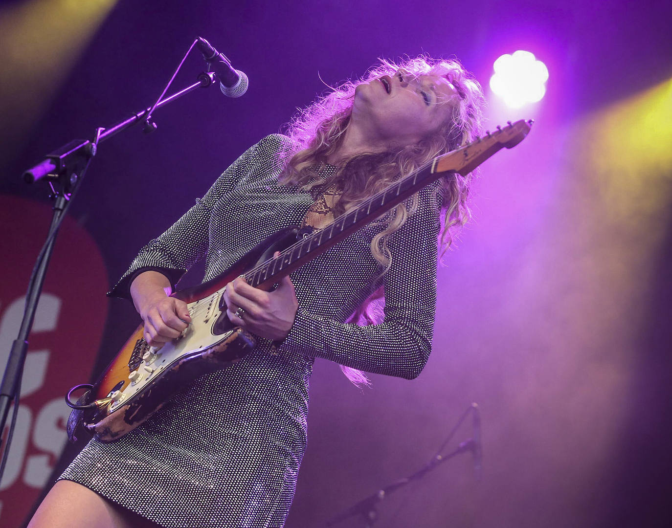 La instrumentista de Belgrado, con su inseparable Stratocaster'64.