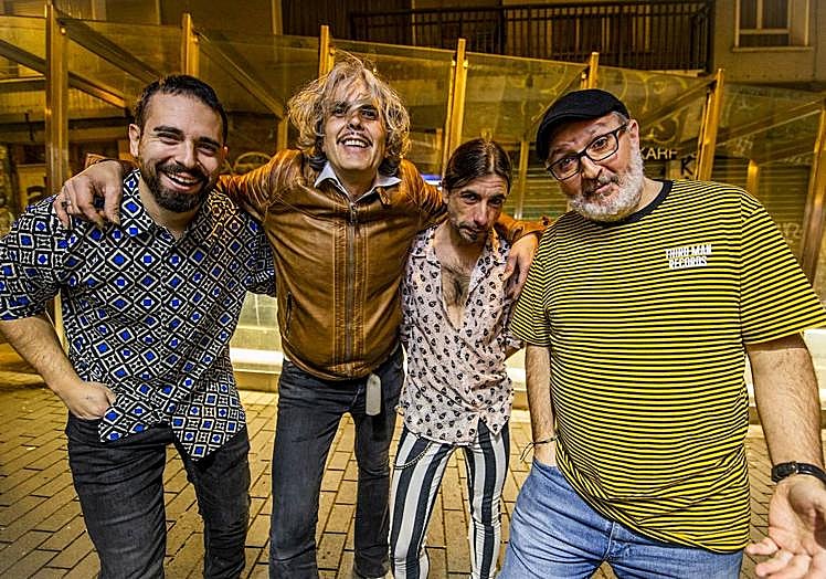 Los integrantes de 'Barriomanía'.