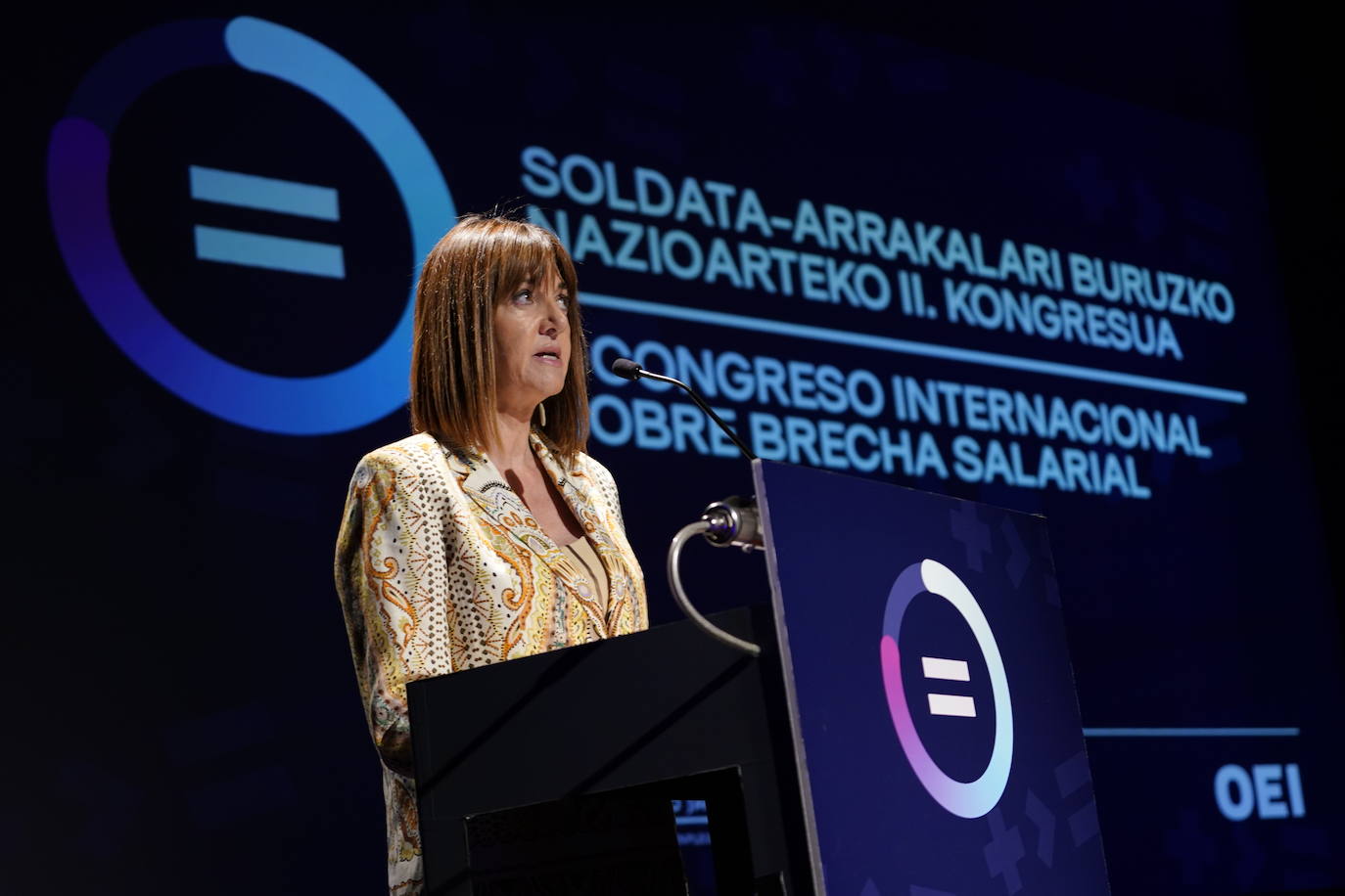 La consejera de Trabajo y Empleo, Idoia Mendia, durante la inauguración del congreso en el centro Azkuna de Bilbao.