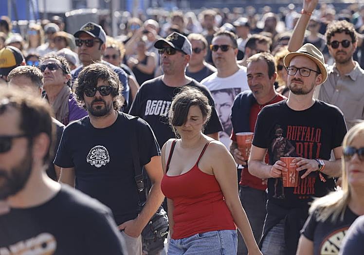 Imagen principal - La llama del Azkena prende con Liher