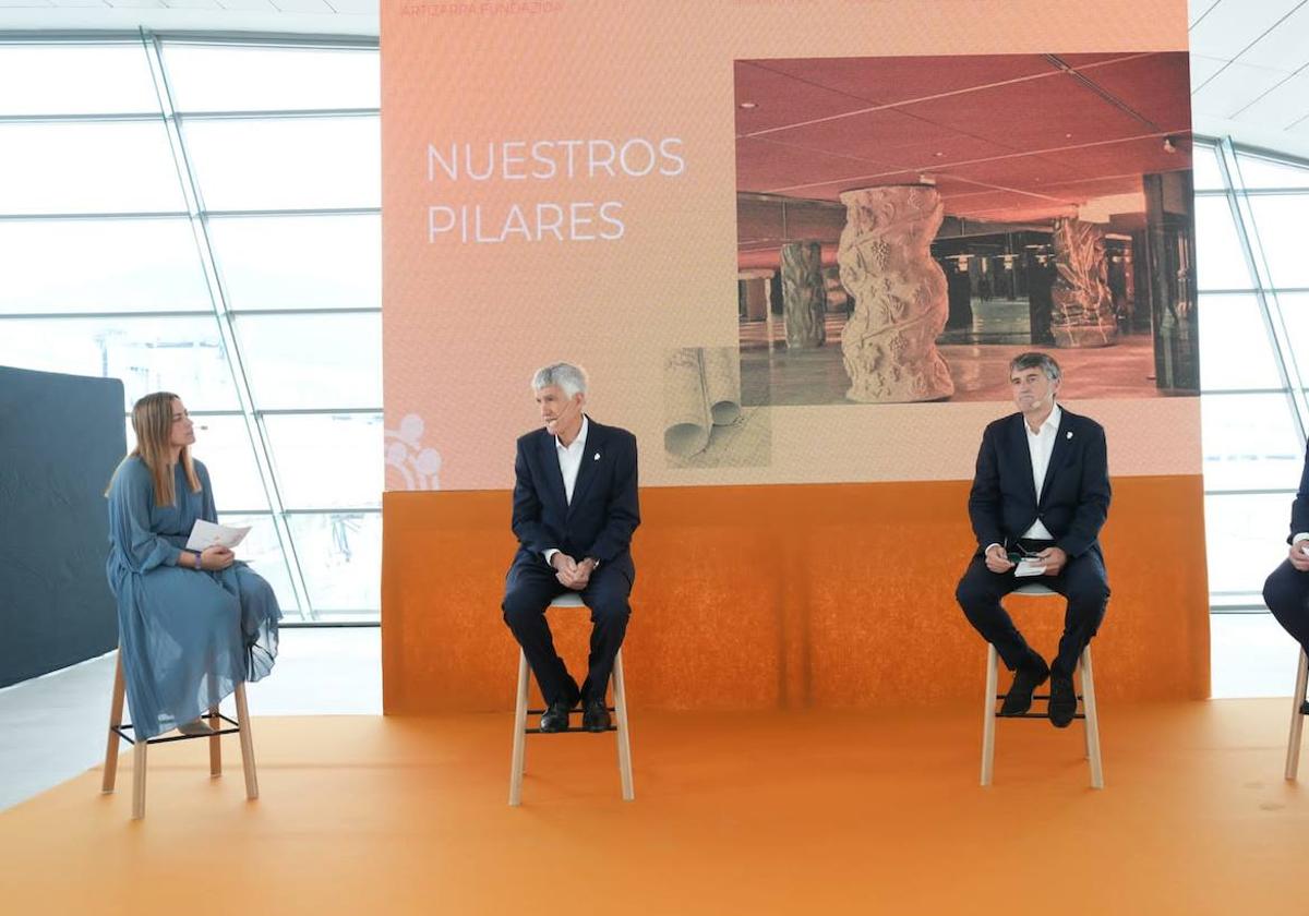 Los responsables de la Fundación Artizarra en la presentación de hoy en Getxo..