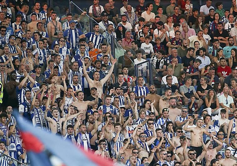 La afición albiazul ha estado presente en el estadio del Levante.
