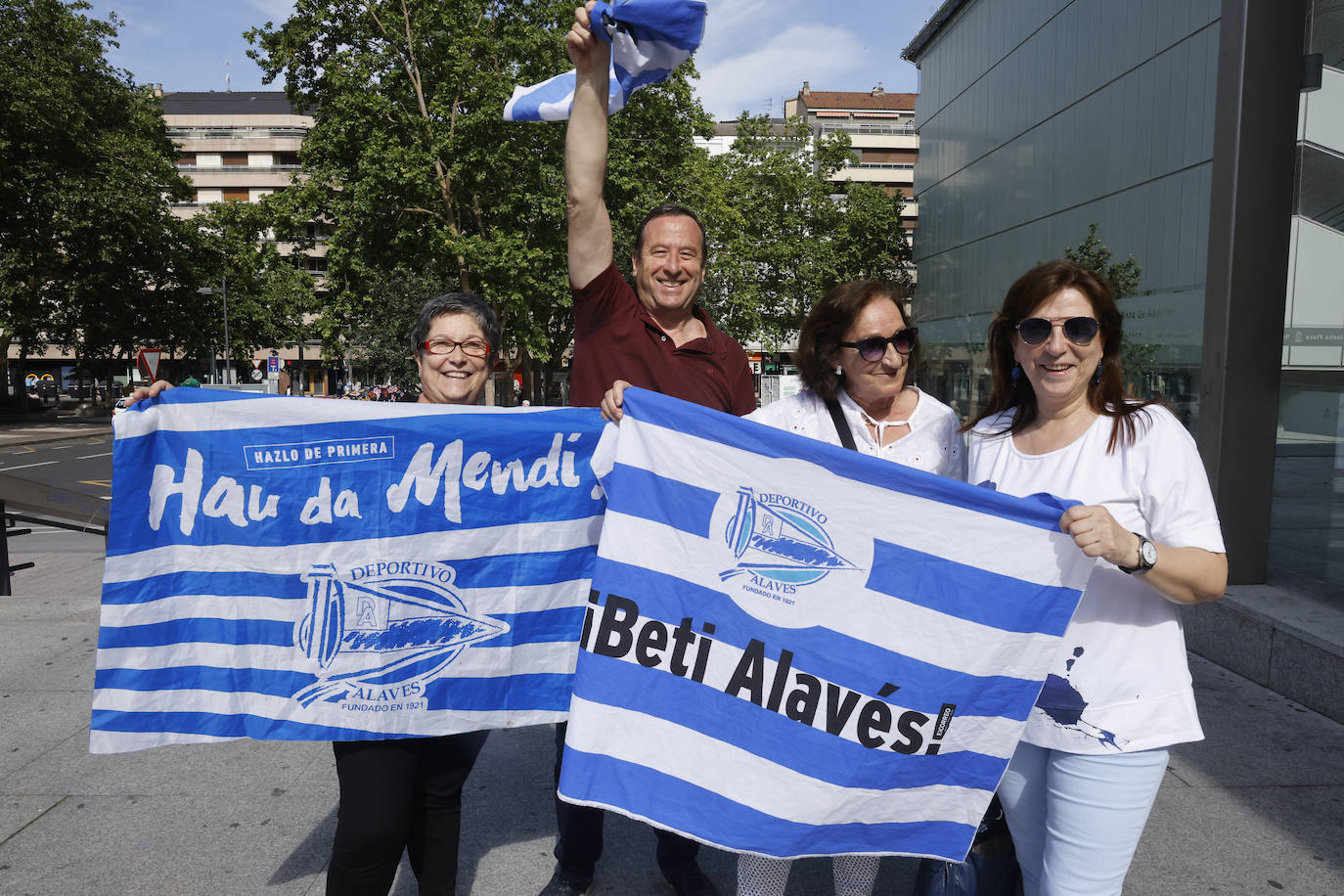 Las mejores fotos de Vitoria y Valencia en la previa del Levante-Alavés