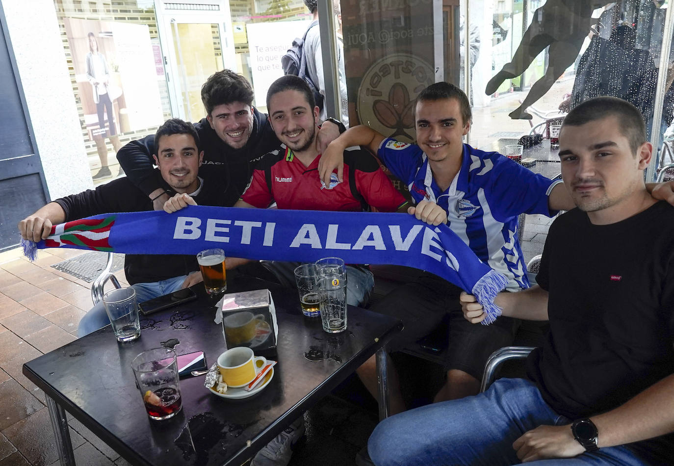 Las mejores fotos de Vitoria y Valencia en la previa del Levante-Alavés