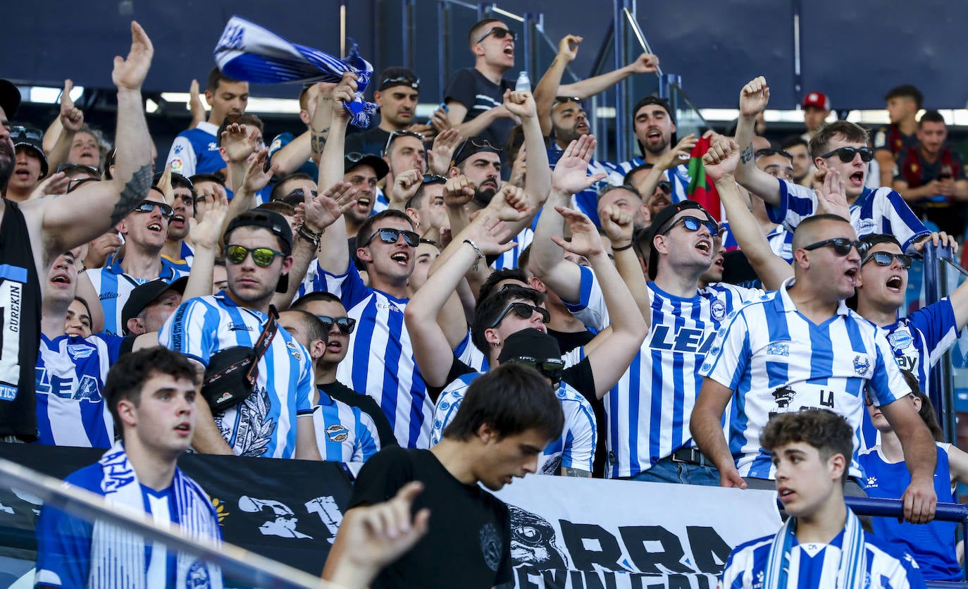 Las mejores fotos de Vitoria y Valencia en la previa del Levante-Alavés