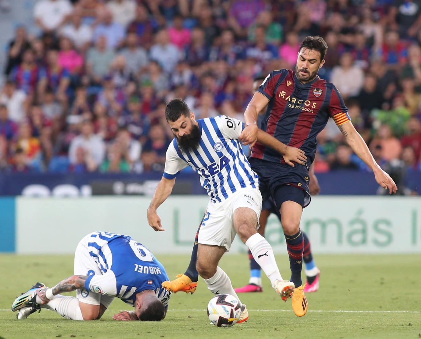 Las mejores fotos del Levante - Alavés