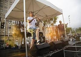 Los Chikos del Maíz durante el concierto.