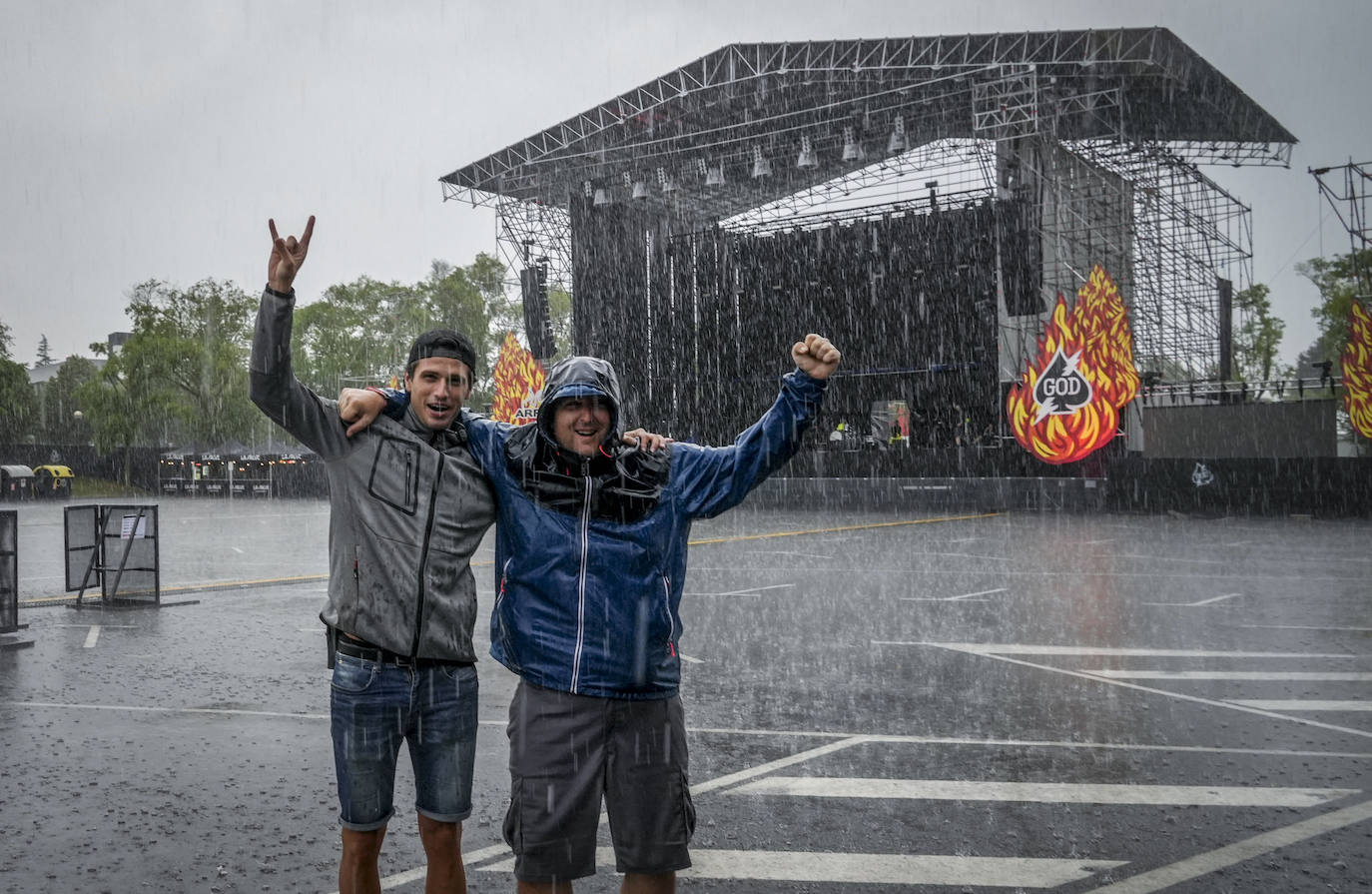 La tormenta retrasa la apertura de puertas del Azkena y cancela varios conciertos