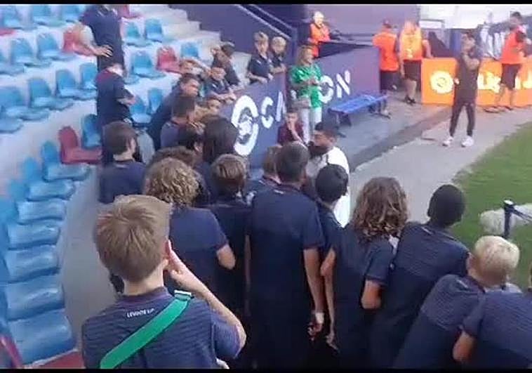 Villalibre, ídolo de masas también entre los canteranos del Levante