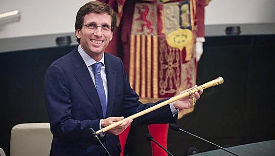 Martínez-Almeida, proclamado alcalde de Madrid con mayoría absoluta