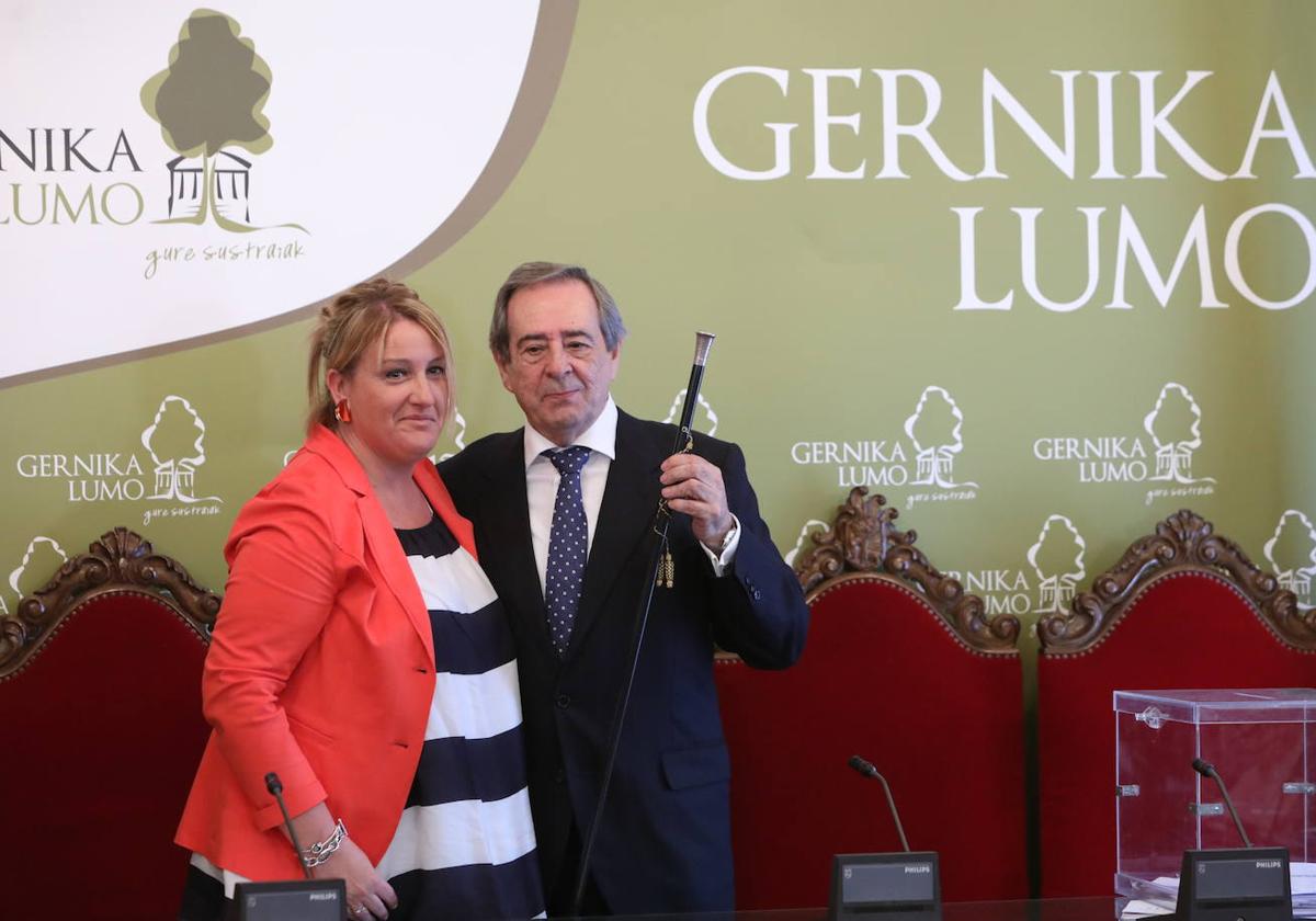 Gorroño tendrá que ceder la Alcaldía de Gernika a su hermano en el plazo de un mes