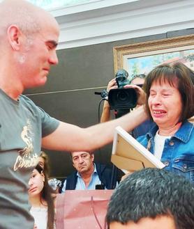 Imagen secundaria 2 - 1. Nueva corporación. | 2. Discurso de Juan Ramón Urkijo. | 3. Diago regala una placa homenaje a la mujer de José Félix Sarachaga, compañero del equipo de Zalla Bai recientemente fallecido.