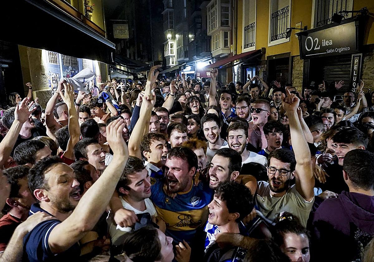 Las mejores fotos de la celebración del ascenso del Alavés en Vitoria