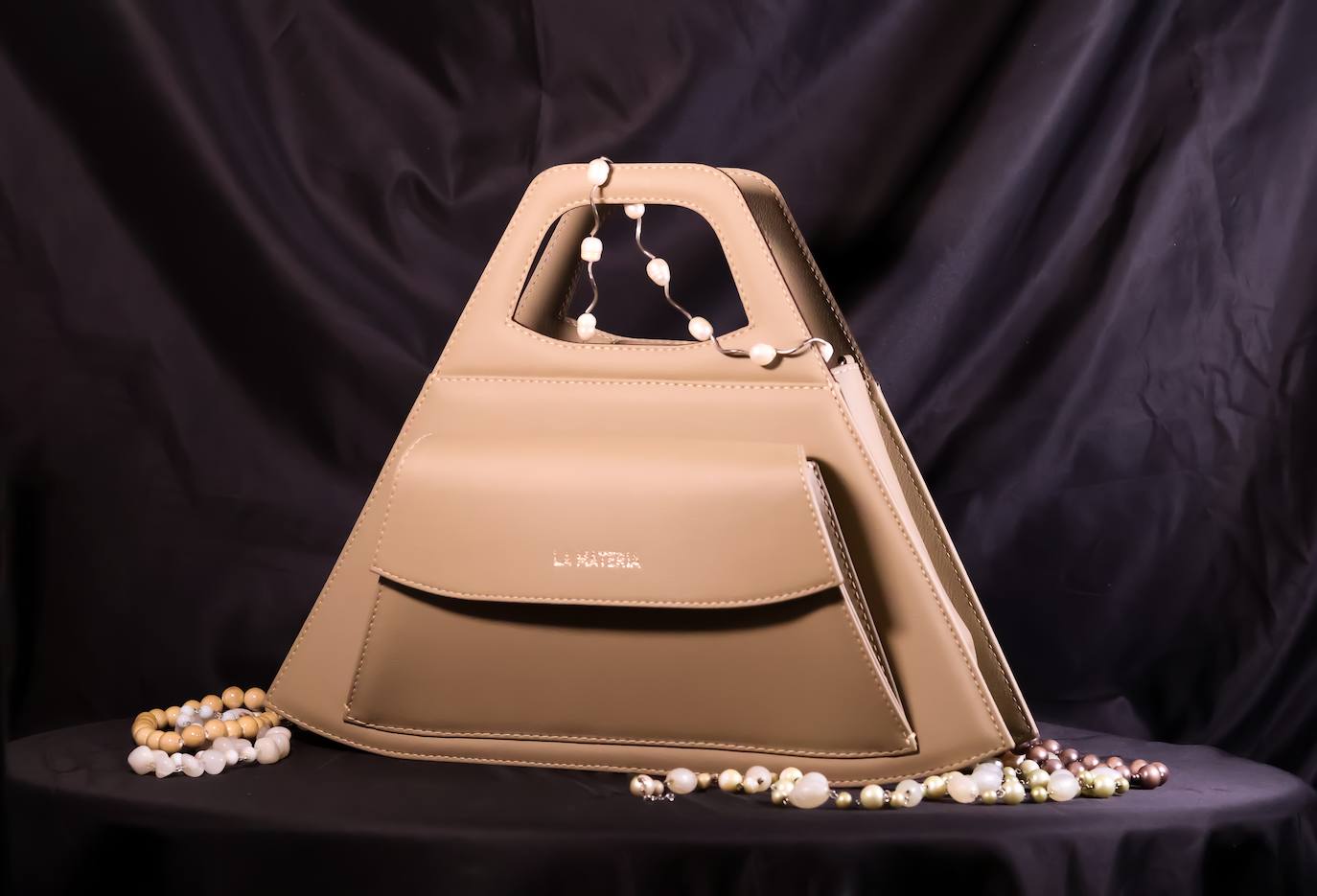 Los bolsos de piel de cactus creados por una madre e hija vizcaínas que llegan a EE UU