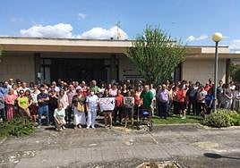 Concentración de este mediodía en el centro de salud de Ribabellosa.