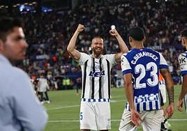 Laguardia celebra el ascenso en el Ciutat de Valencia.