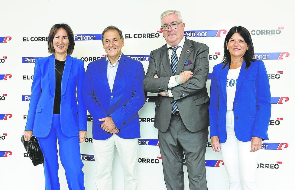 Nagore Larrabeiti, Txomin García, Isidro Elezgarai y Amaia Ruiz. 