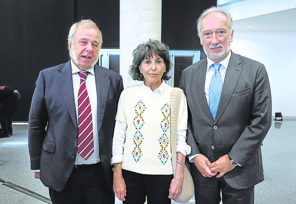 Juan Andrés Díez de Ulzurrun, Pilar Urruticoechea y Juan Diego. 