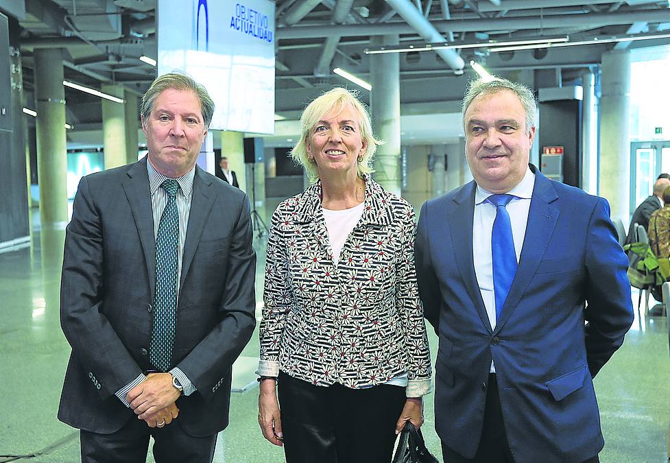 Eduardo Mozo de Rosales, Carolina Pérez Toledo y Eduardo Aréchaga. 