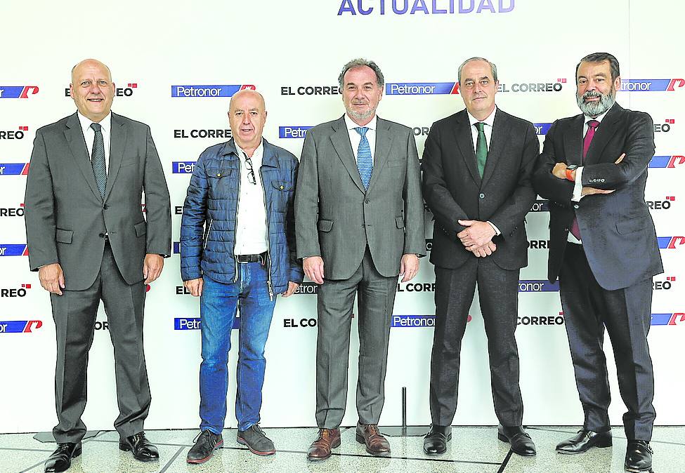 Asier Atutxa, Raúl Arza, Jesús Esmoris, Hipólito Suárez y Javier Ormazabal.