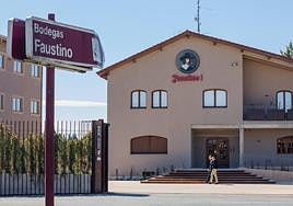 Vista de las Bodegas Faustino, en Oion.