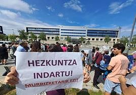 La comunidad escolar lleva desde finales de mayo reclamando más recursos para el próximo curso.