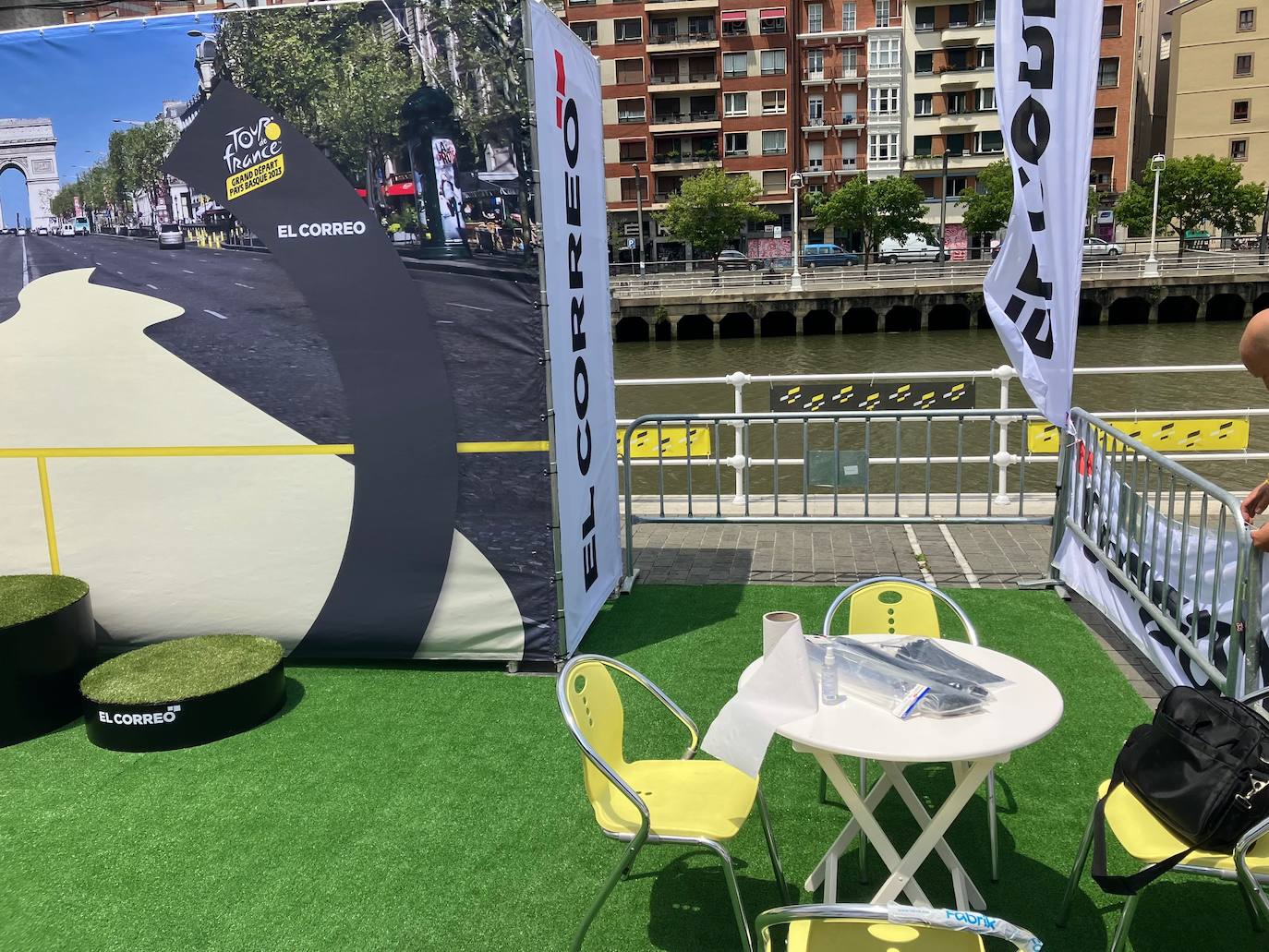 EL CORREO, presente en el Fan Park del Tour de Francia en El Arenal