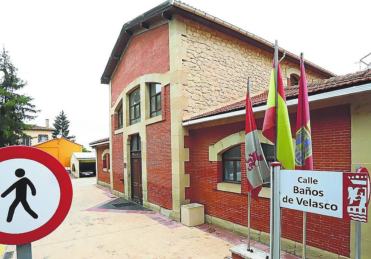 El jefe de Policía Local seguirá en su puesto mientras la administración local no tenga constancia oficial de los hechos.