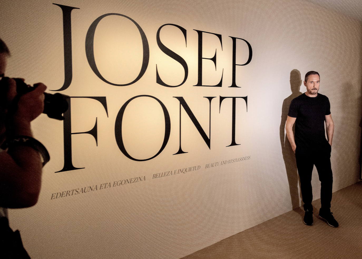 El Museo Balenciaga expone la primera antología del diseñador Josep Font