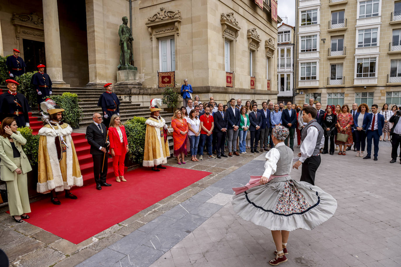 Las Juntas Generales de Álava celebran el pleno de investidura del jeltzale Ramiro González