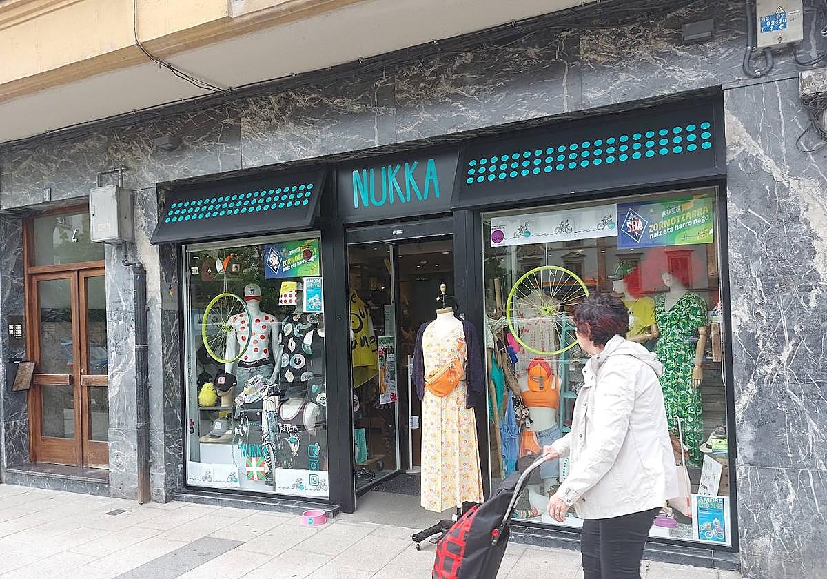 Las calles y los comercios de Amorebieta están ambientado con elementos de la ronda gala.