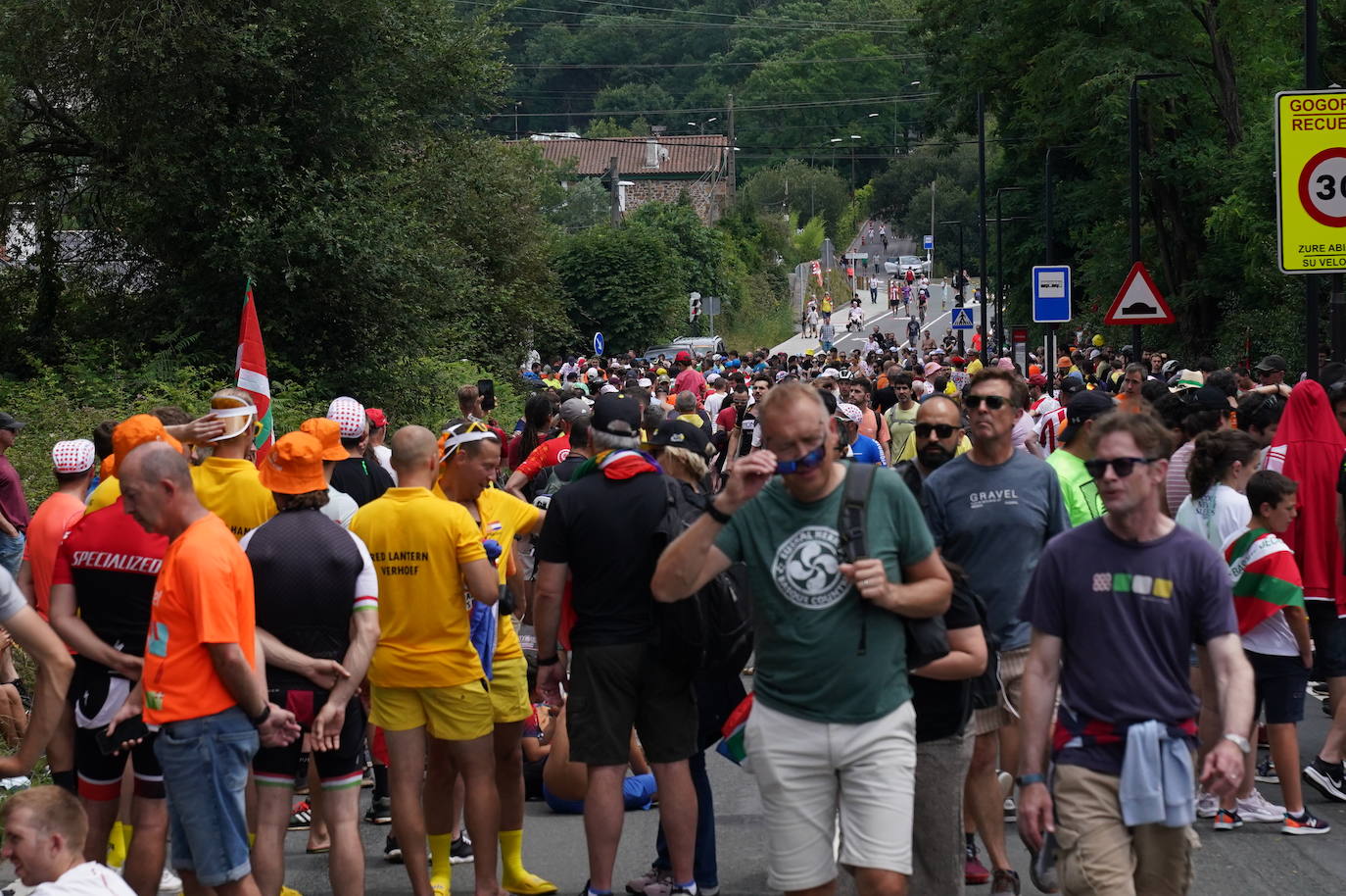 Fiesta en la subida al Pike Bidea