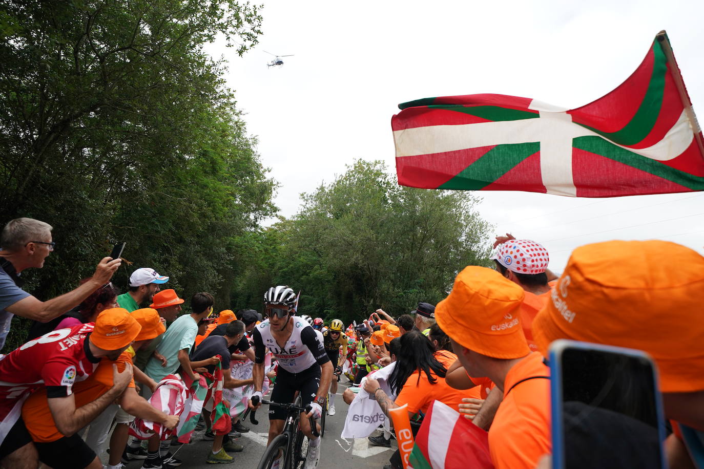 Fiesta en la subida al Pike Bidea
