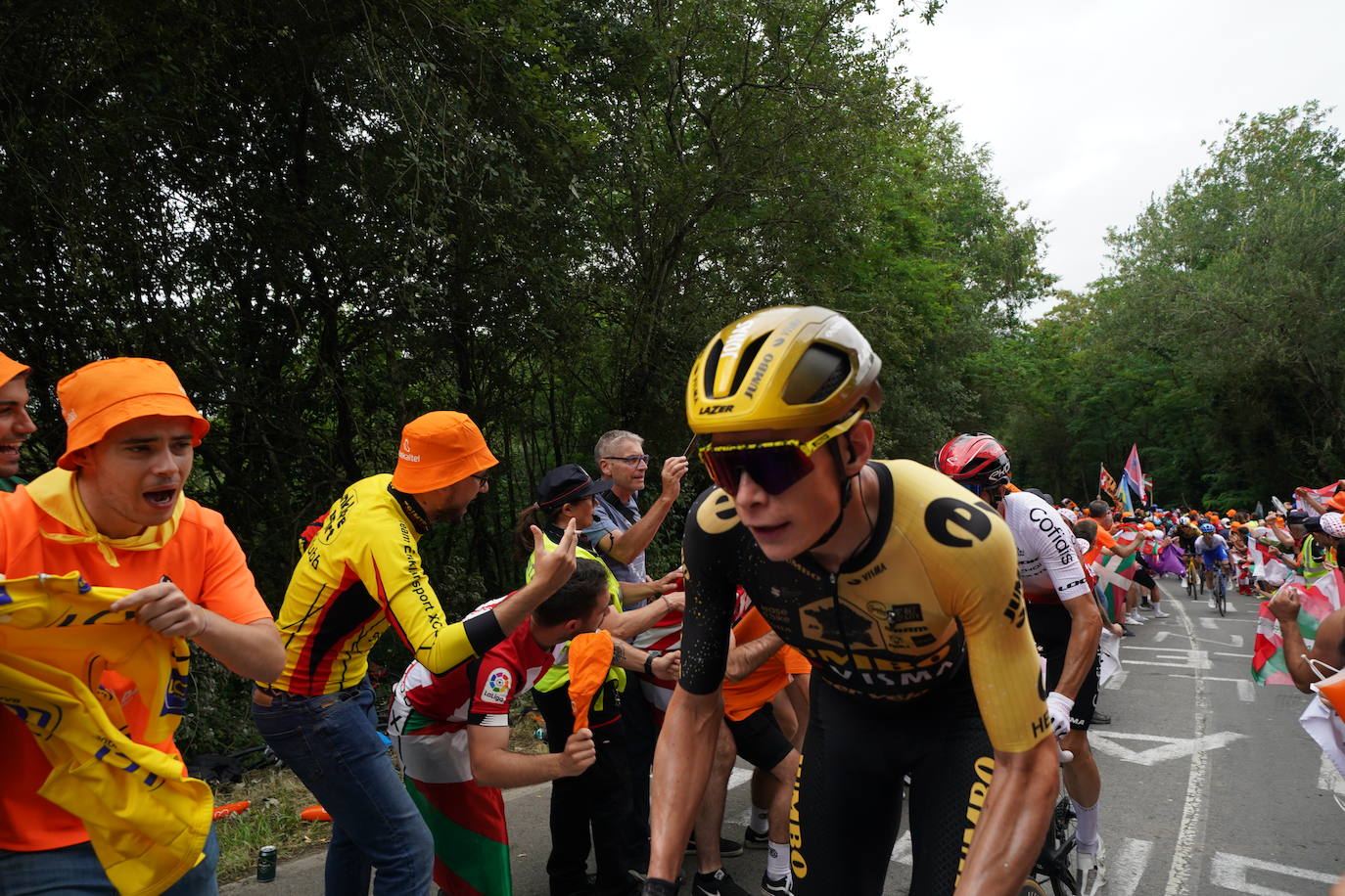 Fiesta en la subida al Pike Bidea