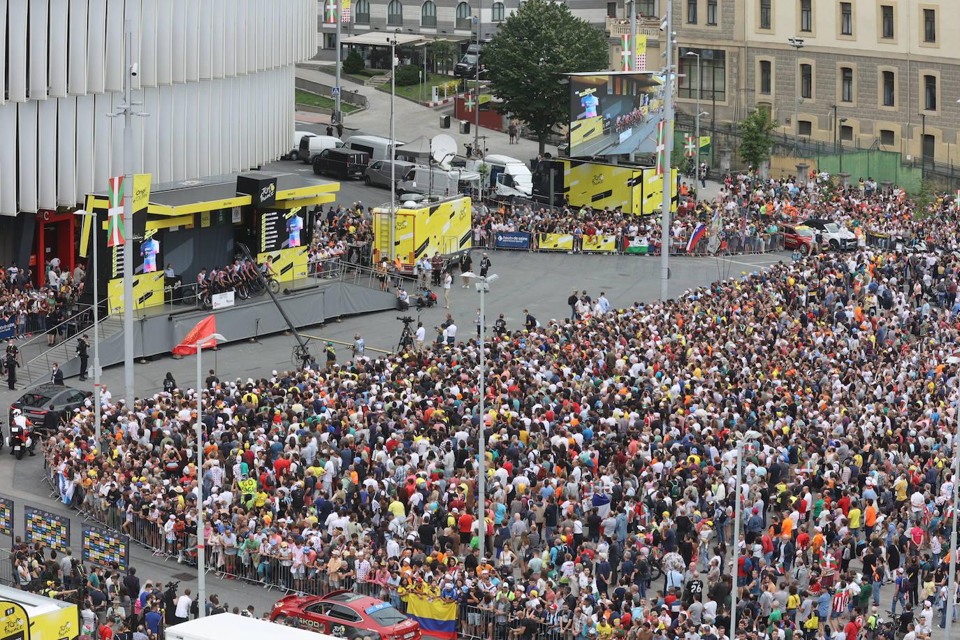 Espectacular ambiente en Bizkaia por la primera etapa del Tour