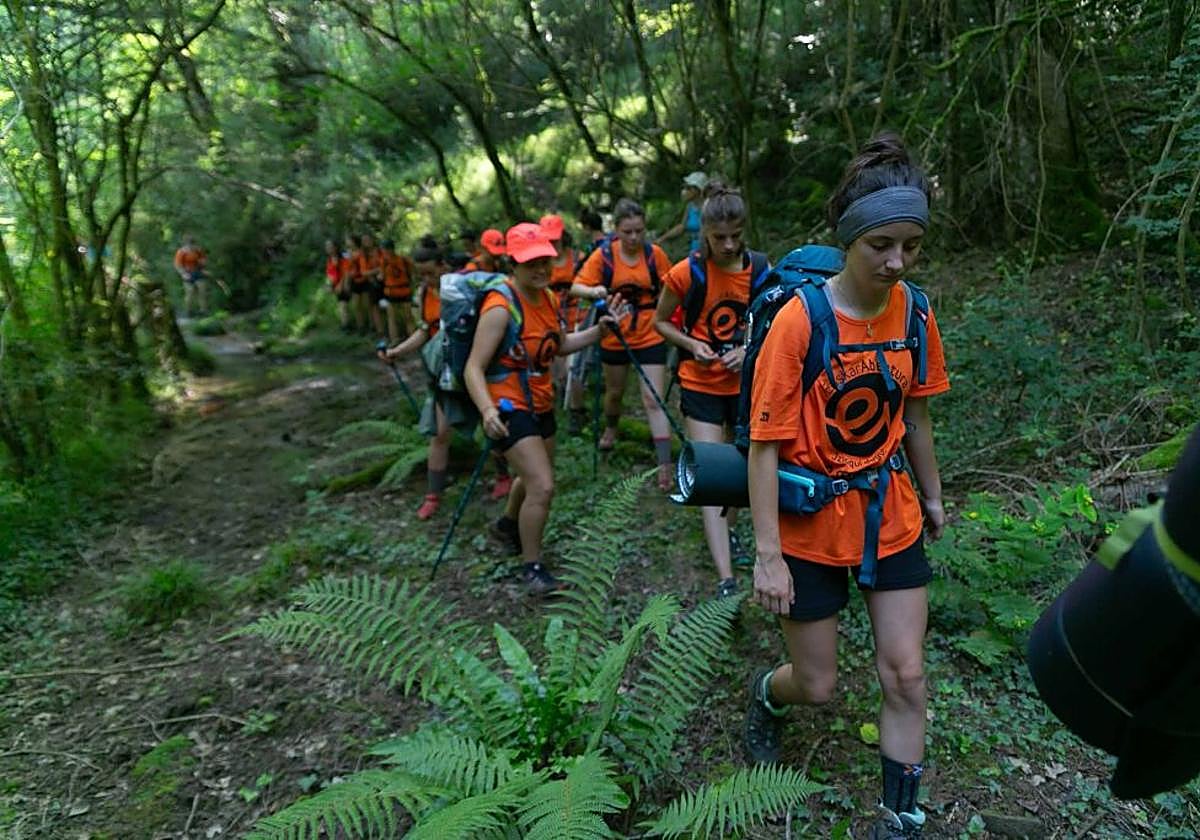 Jantzi zapatilak, jarri motxila eta prest… Hemen dago jada EuskarAbentura!