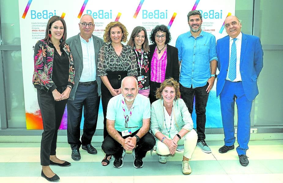 Leire Pérez, José Luis Alonso, Ana Belén Otero, Patricia Andrés, María Jesús Moreno, David Asensio, Iñaki Artaza, Roberto Aguirre y Begoña Moraza.