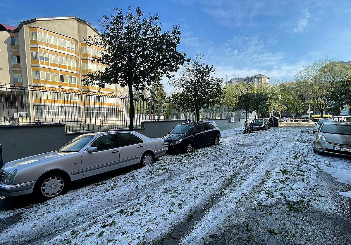 Vitoria trata de recuperar la normalidad: se prioriza la limpieza de las aceras y de los 45.000 sumideros