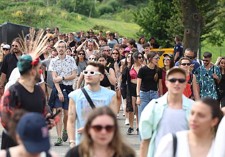 «Los autobuses salen con cuentagotas»