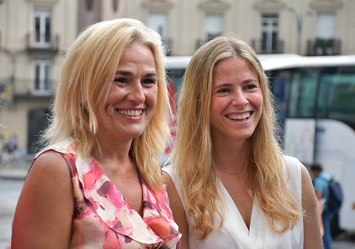 Esther Martínez y Bea Fanjul, en un acto electoral del PP vasco.