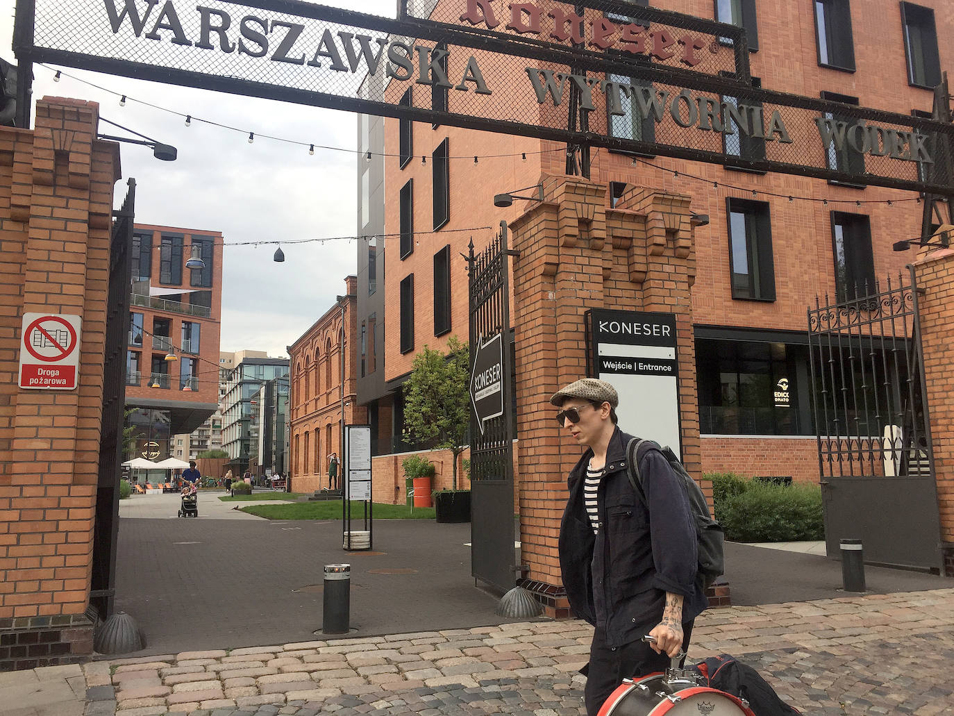 Entrada al Centro Praskie Koneser.