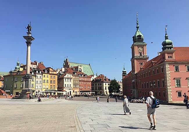 La plaza de la Ciudad Vieja, con la Columna Zygmunt.